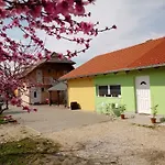 Napsugar Vendeghaz בית הארחה Újudvar