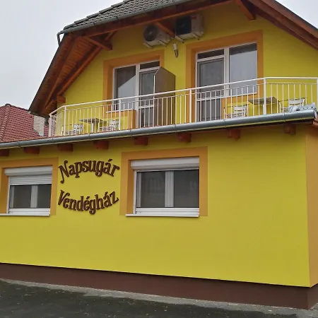 Napsugar Vendeghaz 3* Újudvar