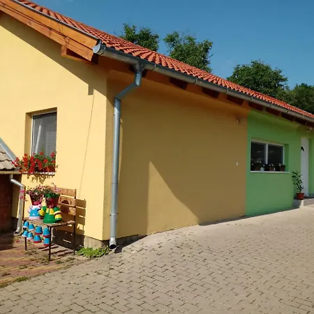 Napsugár Vendégház *
