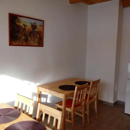 Napsugar Vendeghaz 3* Újudvar