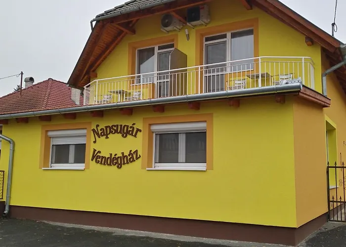 Napsugar Vendeghaz 3* Újudvar